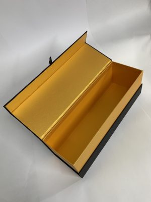 Коробки с магнитным клапаном золото